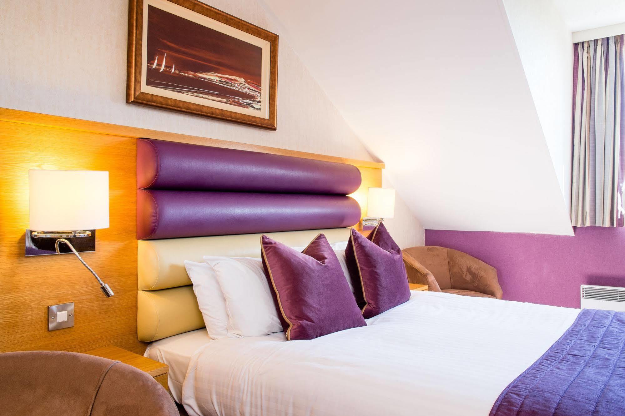 Abbey Hotel Golf & Spa Redditch Eksteriør billede